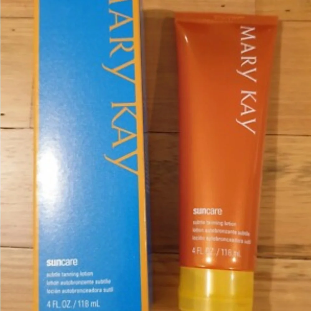 Mary Kay Subtle Tanning Lotion in Vibrant Orange - Picture 1 of 4